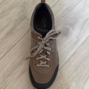 Clarks Women's Brown and Black Sneakers